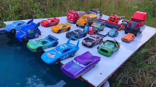 Disney Pixar Cars : Lightning Mcqueen, Cruz, Jackson, Mater, Hudson, Guido, Francesco, DJ, Ferrari