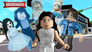 A MENINA QUE FALAVA COM FANTASMAS Historinhas Brookhaven Roblox | Mariana Nana |