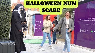 THE BEST AWESOME REACTIONS OF NUN PRANK