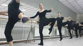 Классический урок ансамбля танца Сибири!