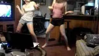 SHAKE IT! - holly and shannen