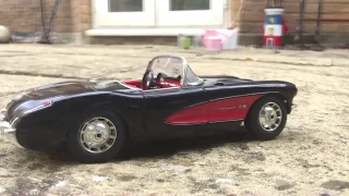 Chevrolet Corvette by Burago Review - 1:18 1957