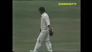 Jeff Thomson vs Clive lloyd