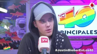 Justin Bieber walks off during awkward interview full