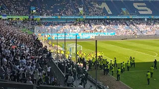 Randale der MSV Duisburg Fans am Ende des Spiels gegen FC Erzgebirge Aue am 12.05.2024