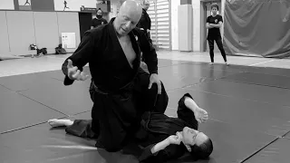 Kibisu gaeshi and hitting on the ground - Ninjutsu