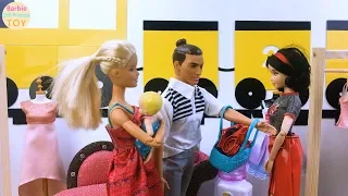 Barbie and Ken bring a baby to the mall to buy a new clothes toy story