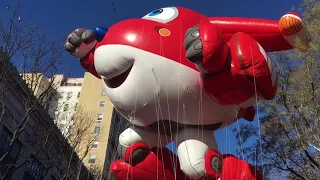 Thanksgiving Day Parade 2017 Rare Behind the Scenes look at NYC as a balloon handler