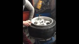 Tyre stretching Yokohama 225/45 r17 on 9,5J