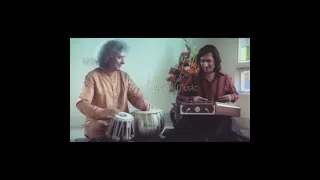 Pt. Shiv Kumar Sharma Playing Tabla With Rahul Sharma || Rare Video Clip || #icmtabla #tabla #shorts