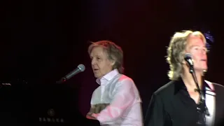 Paul McCartney Let 'em in Chile 2019