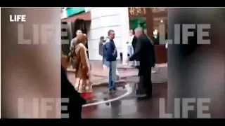 Пьяный актёр Ефремов «разгоняет ментов» на митинге