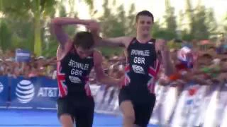 Dramático final de los hermanos Brownlee en el triatlón de Cozumel - Zona Viral