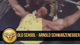 Arnold Schwarzenegger Training Chest & Shoulders - Old School Rare Footage of Arnold Schwarzenegger