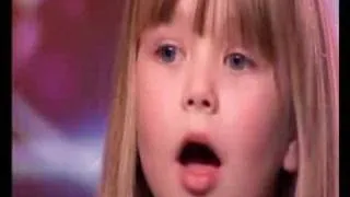 Una niña de 6 años Con una impresionante voz