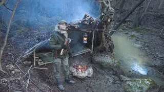 Bushcraft Rain Shelter Building - Mist - Primitive Shelter - Campfire Cooking