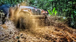 TRILHA 4x4 PESADA NA CHUVA Willys, Troller, F75, Samurai, Band, Gaiola