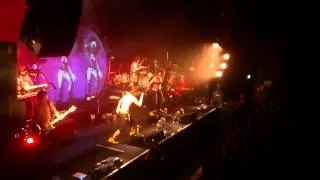 Shaka Ponk - Kids in America @ La Carene - Brest.mp4