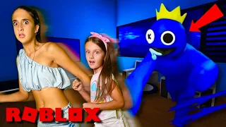 SCAPPIAMO da BLUE su ROBLOX Rainbow Friends