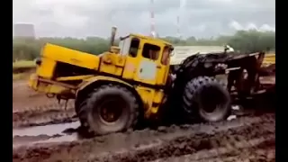 The tractor broke in half. K-700 порвали пополам, но он едет) This can only be in Russia!