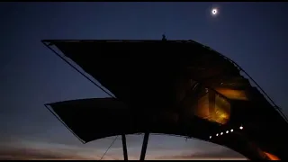 EXPERIENCING A SOLAR ECLIPSE (TOTALITY)