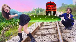 Girl Farting and Poop Stops The High-speed Train Fight Criminal Boss Girl Battle