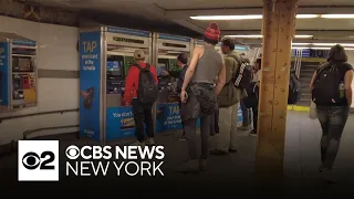 Subway riders in Queens say MetroCard machines are a mess