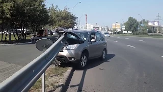 11.09.2017 ДТП КИЕВ САПЕРНО СЛОБОДСКАЯ СУБАРУ В ОТБОЙНИК ЖИВ