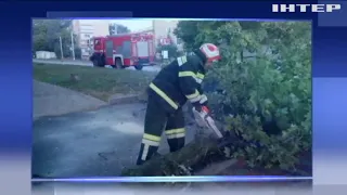 Потужний буревій накоїв лиха у Кропивницькому (відео)