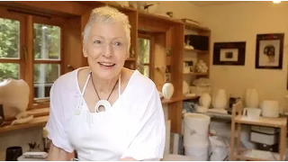 記住這三點，你也可以在77歲像她一樣優雅 Margaret O'Rorke: Porcelain and Light