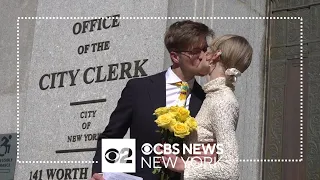 Couples line up outside NYC Clerk's Office to tie the knot on Valentine's Day