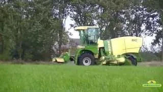 Maaien met de nieuwe demo Krone Big M 420 bij Ronald Bos