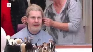 Jesse Puljujärvi jekuttaa kiekkojunioreita - Puljujarvi old man prank