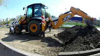 Backhoe loader JCB 3CX - working with backhoe attachments