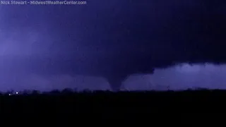 RAW: Nighttime tornadoes, power flashes (Tama, Iowa) March 5, 2022