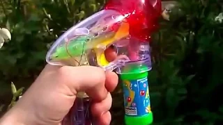 Пистолет для мыльных пузырей Flash BUBBLE GUN