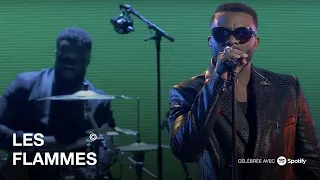 Fally Ipupa performe "Mayday" et "Bloqué" en live | LES FLAMMES 2023