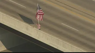 9/11 flag waver prepares to honor victims for 18th time on I-465 overpass