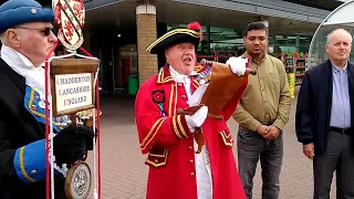 Chadderton Town Crier with the Platinum Jubilee Proclamation