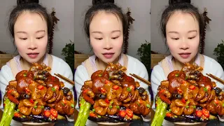 Yummy Spicy Food Mukbang: Braised Chicken Head With Pig Intestines And Green Vegetables #food #asmr