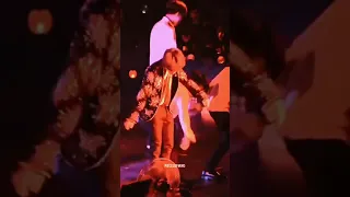 [BTS JIMIN] 단순히 춤을 잘추고 노래를 잘하는걸 넘어서서 무대에 몰입하는 수준이 다른 자아에 빙의되는 수준임