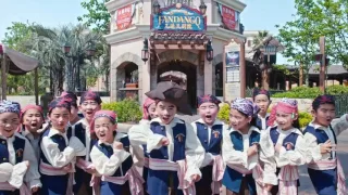 Johnny Depp taking the Pirates ride with kids in Shanghai Disneyland