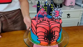 BOLO ARTISTICO DE CHANTILLY TEMA HOMEM ARANHA / @PARISCAKEDESIGNER