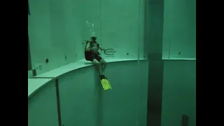 Full dive in Y-40 pool (world's third deepest)