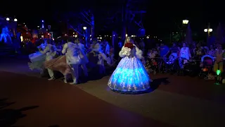 Haunted Mansion bride in Boo-To-You parade at Disney's MNSSHP 2019