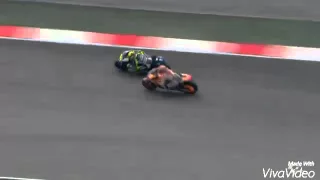 Valentino Rossi Thug life su Marquez