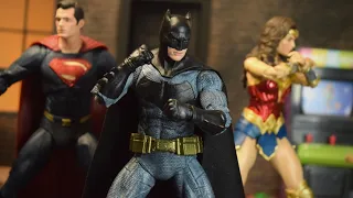 McFarlane Toys DC Multiverse "Batman vs Superman: Dawn of Justice" Batman Action Figure Review | BVS