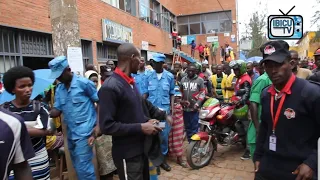 Utemeye gusambana numusekirite bamuhoza kumihini // Imirwano hagati  yabasekirite nabazunguzayi