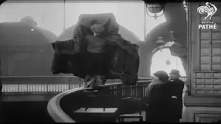 Tour Eiffel : le saut funeste en « vêtement parachute », en février 1912