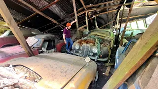 We Found 100+ Vintage Classic Cars Forgotten in Abandoned Barns Hidden In The UK - Abandoned Places